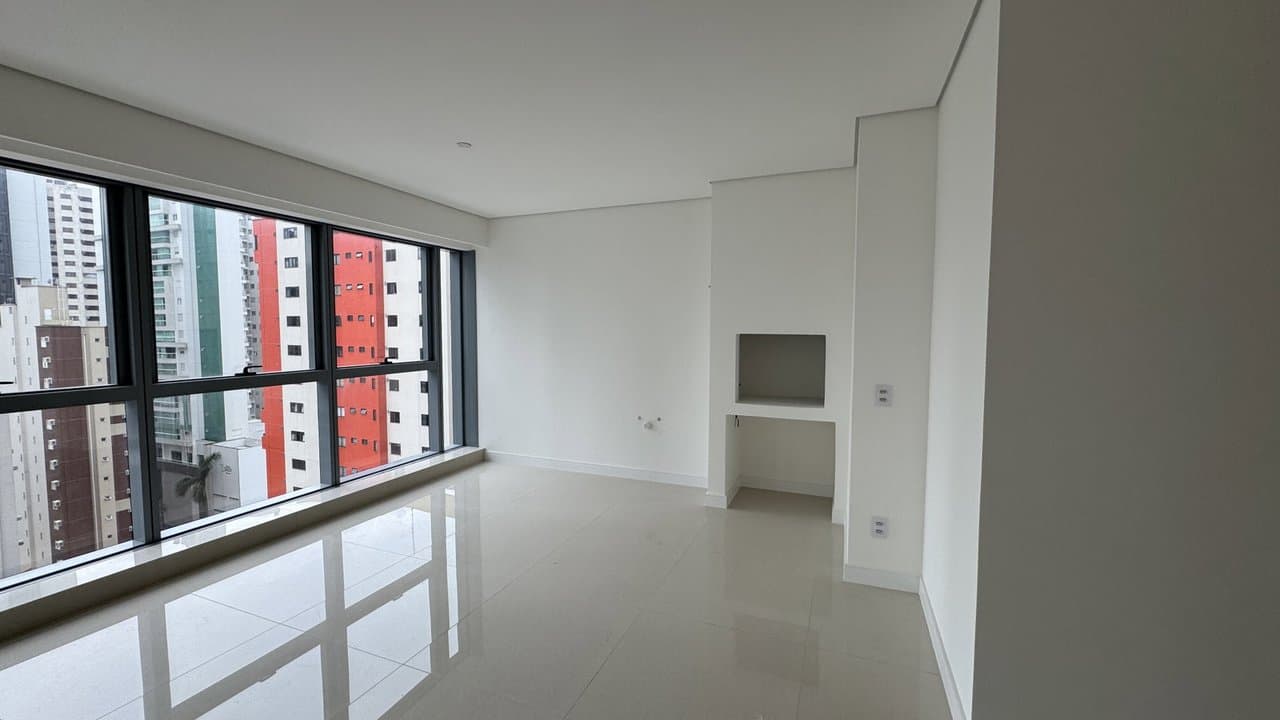 Apartamento de 4 quartos com 4 suítes e 165 m² em Bal. Camboriú