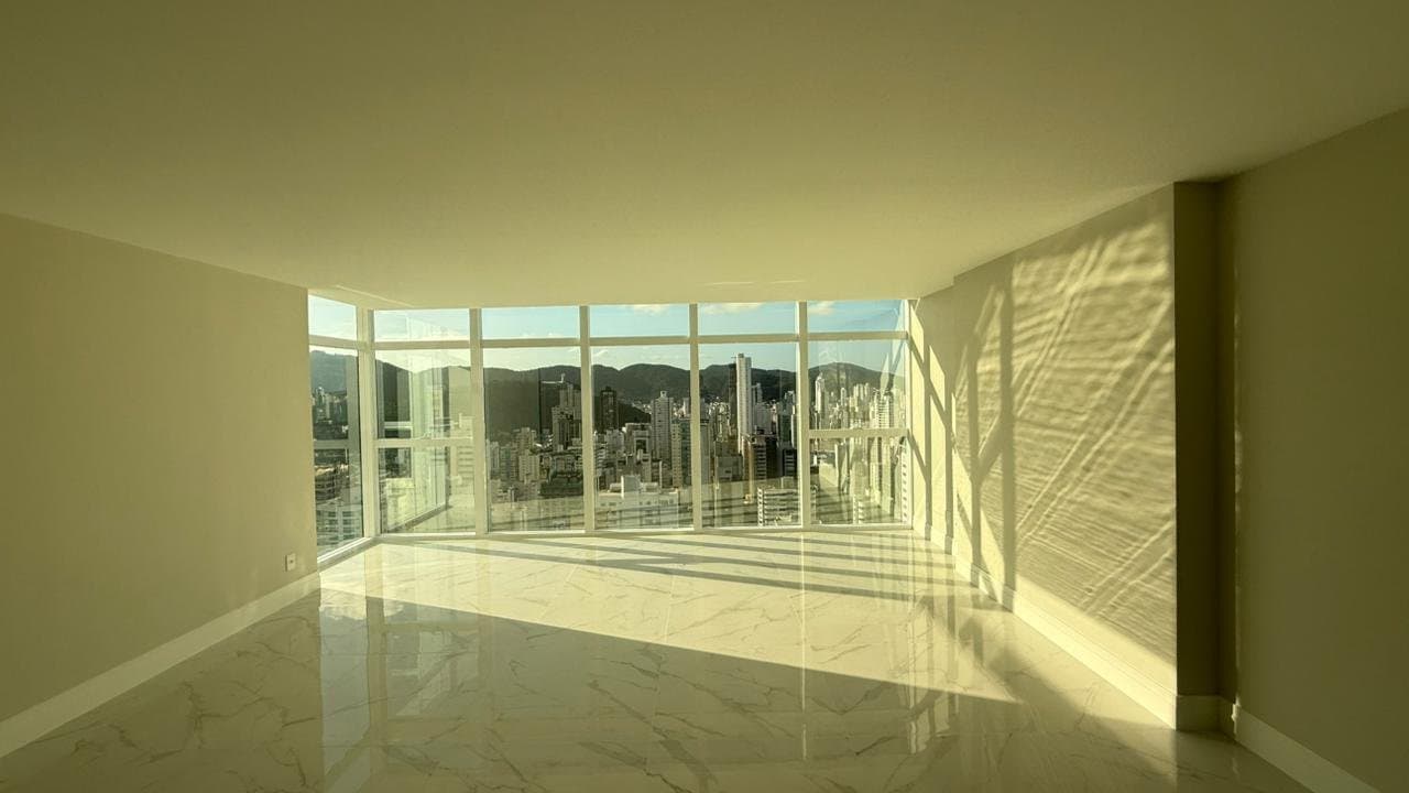 Apartamento de 3 quartos com 3 suítes e 126 m² em Bal. Camboriú
