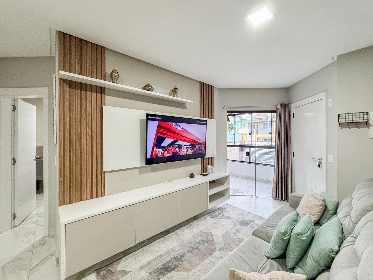 Apartamento de 2 quartos com 1 suíte e 70 m² em Bal. Camboriú