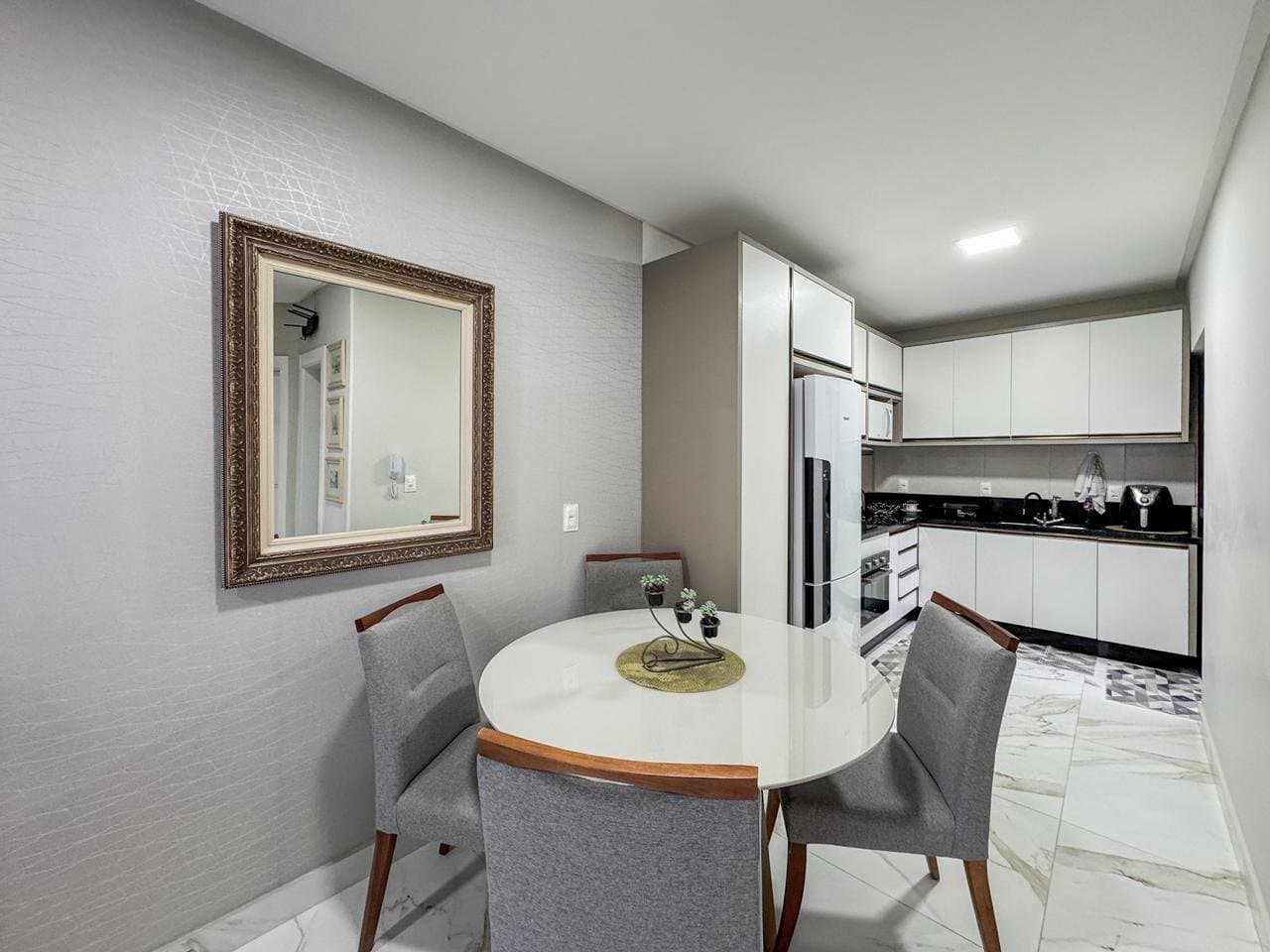 Apartamento de 2 quartos com 1 suíte e 70 m² em Bal. Camboriú
