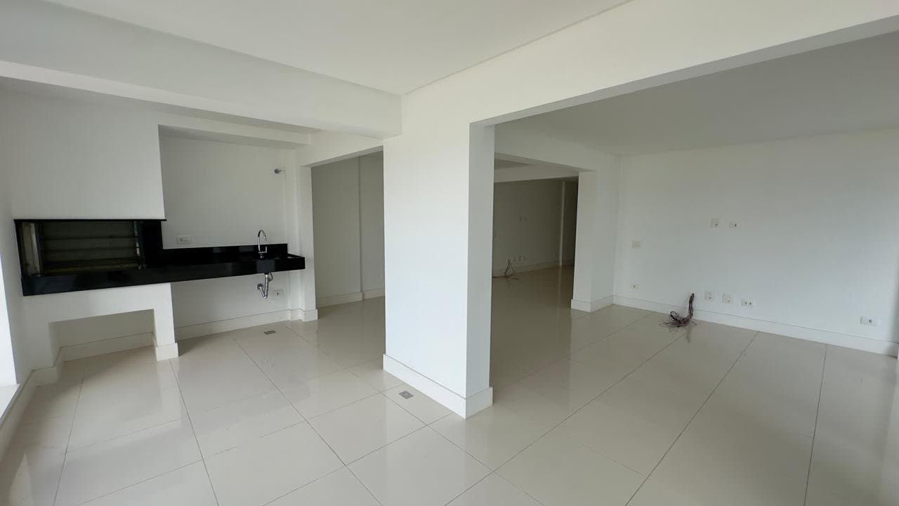 Apartamento de 3 quartos com 3 suítes e 148 m² em Bal. Camboriú