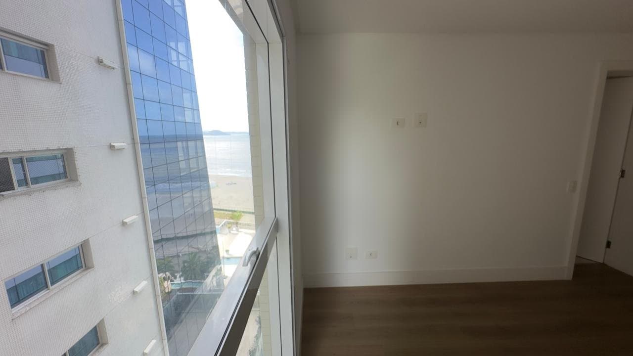 Apartamento de 3 quartos com 3 suítes e 148 m² em Bal. Camboriú