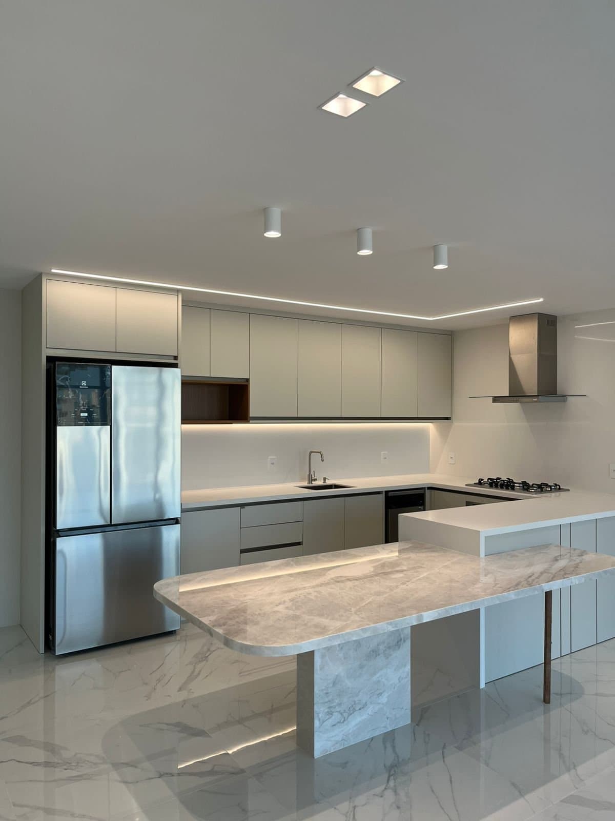 Apartamento de 3 quartos com 3 suítes e 125 m² em Bal. Camboriú