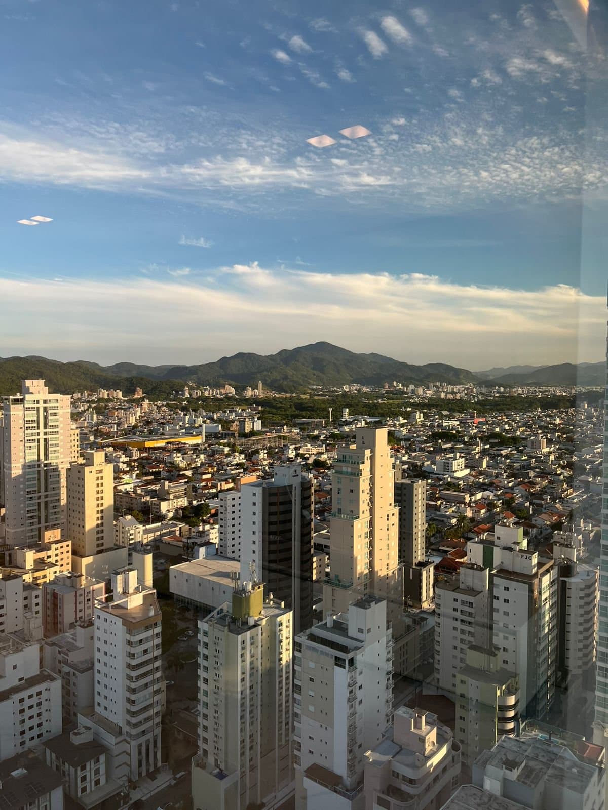 Apartamento de 3 quartos com 3 suítes e 125 m² em Bal. Camboriú