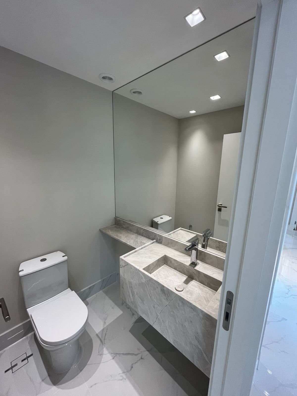 Apartamento de 3 quartos com 3 suítes e 125 m² em Bal. Camboriú