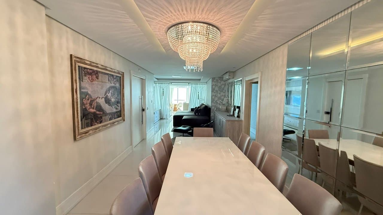 Apartamento de 4 quartos com 3 suítes e 198 m² em Bal. Camboriú