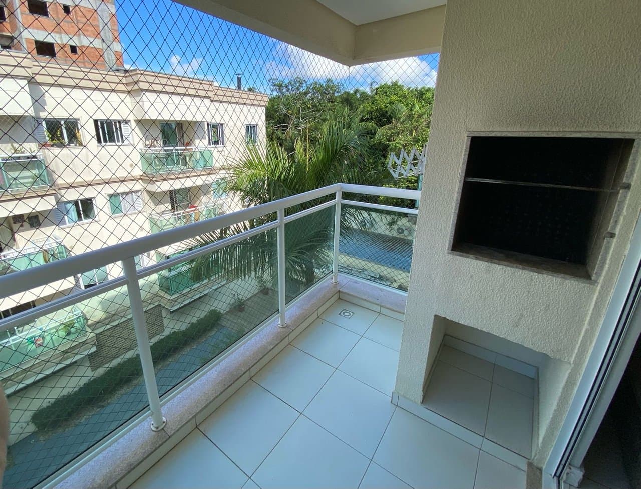 Apartamento de 1 quarto com 1 suíte e 63 m² em Bal. Camboriú