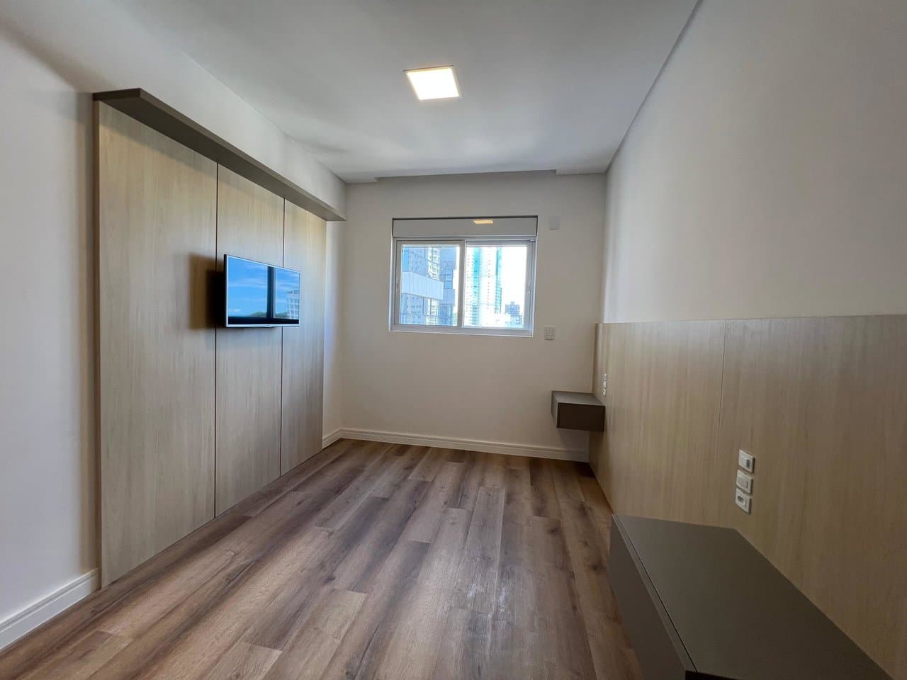 Apartamento de 4 quartos com 4 suítes e 164 m² em Bal. Camboriú