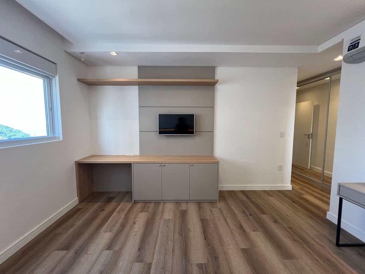 Apartamento de 4 quartos com 4 suítes e 164 m² em Bal. Camboriú