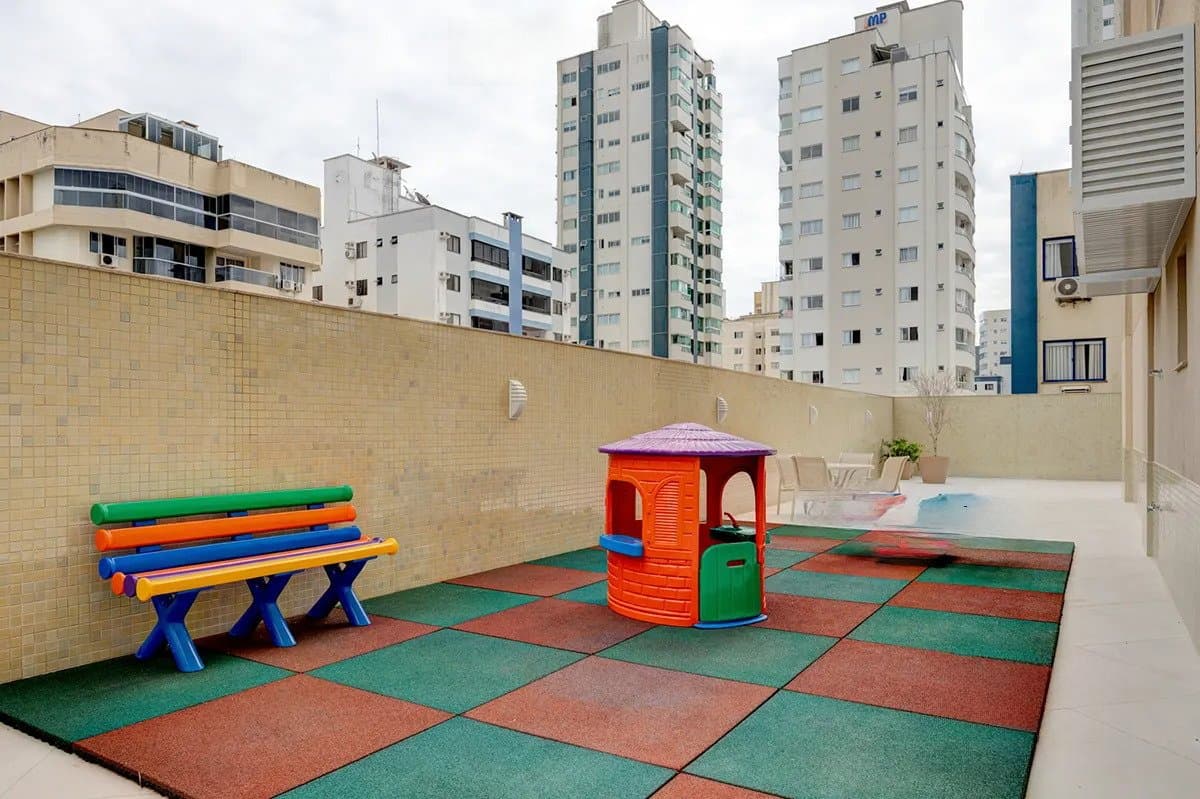 Apartamento de 4 quartos com 4 suítes e 142 m² em Bal. Camboriú