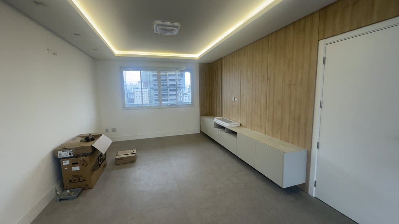 Apartamento de 4 quartos com 4 suítes e 142 m² em Bal. Camboriú