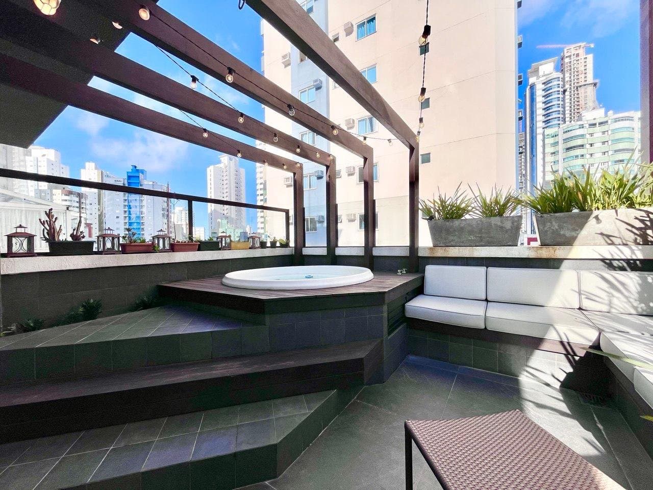 Cobertura de 2 quartos com 1 suíte e 203 m² em Bal. Camboriú