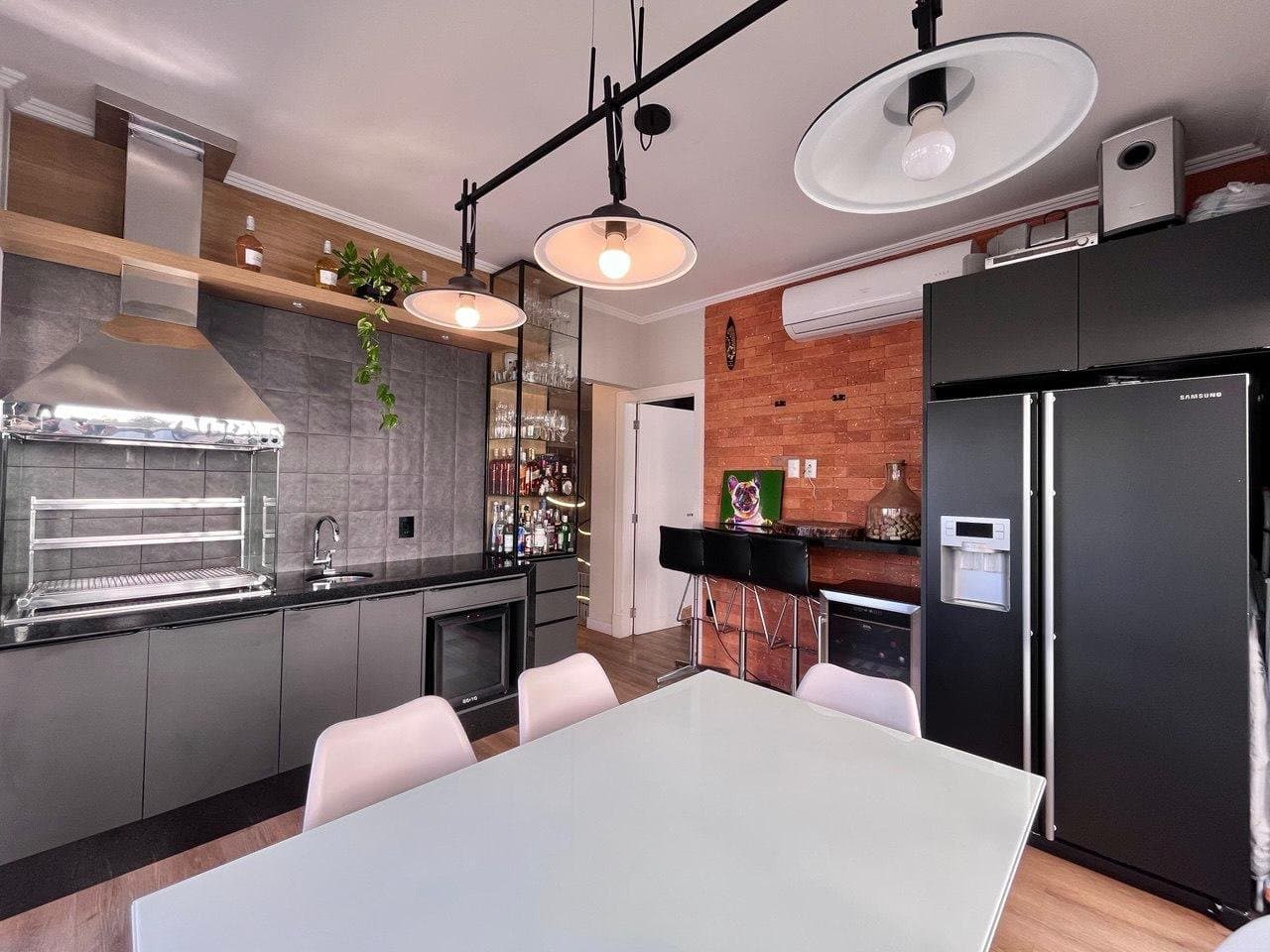 Cobertura de 2 quartos com 1 suíte e 203 m² em Bal. Camboriú