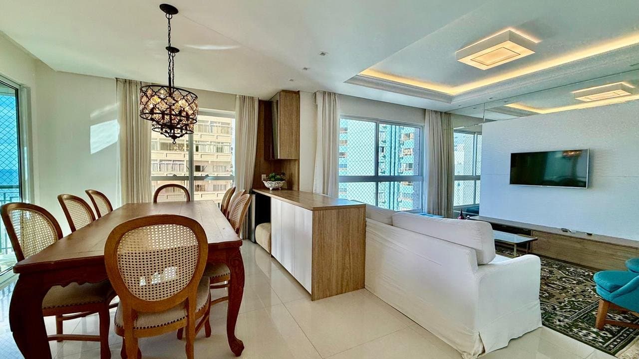 Apartamento de 2 quartos com 2 suítes e 161 m² em Bal. Camboriú