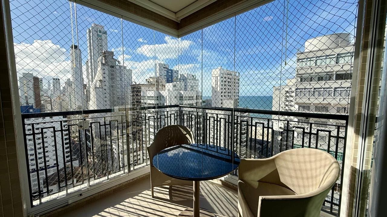 Apartamento de 2 quartos com 2 suítes e 161 m² em Bal. Camboriú