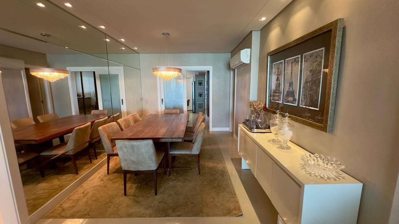 Apartamento de 3 quartos com 3 suítes e 186 m² em Bal. Camboriú