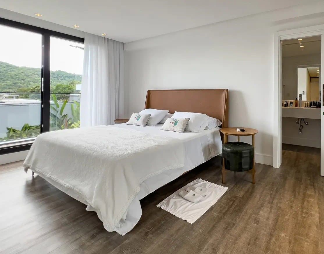Casa de 4 quartos com 4 suítes e 408 m² em Bal. Camboriú