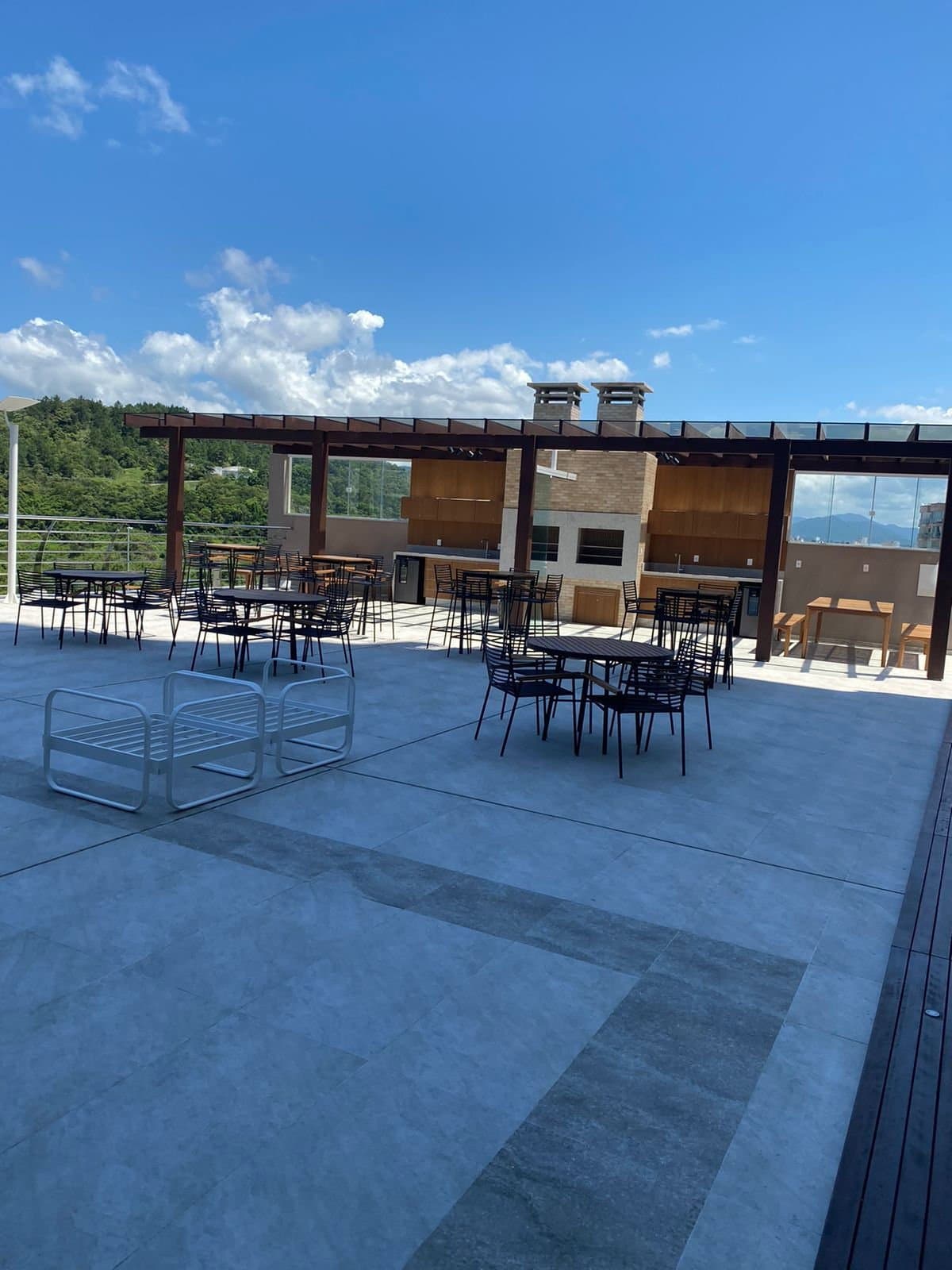 Apartamento de 4 quartos com 4 suítes e 184 m² em Bal. Camboriú