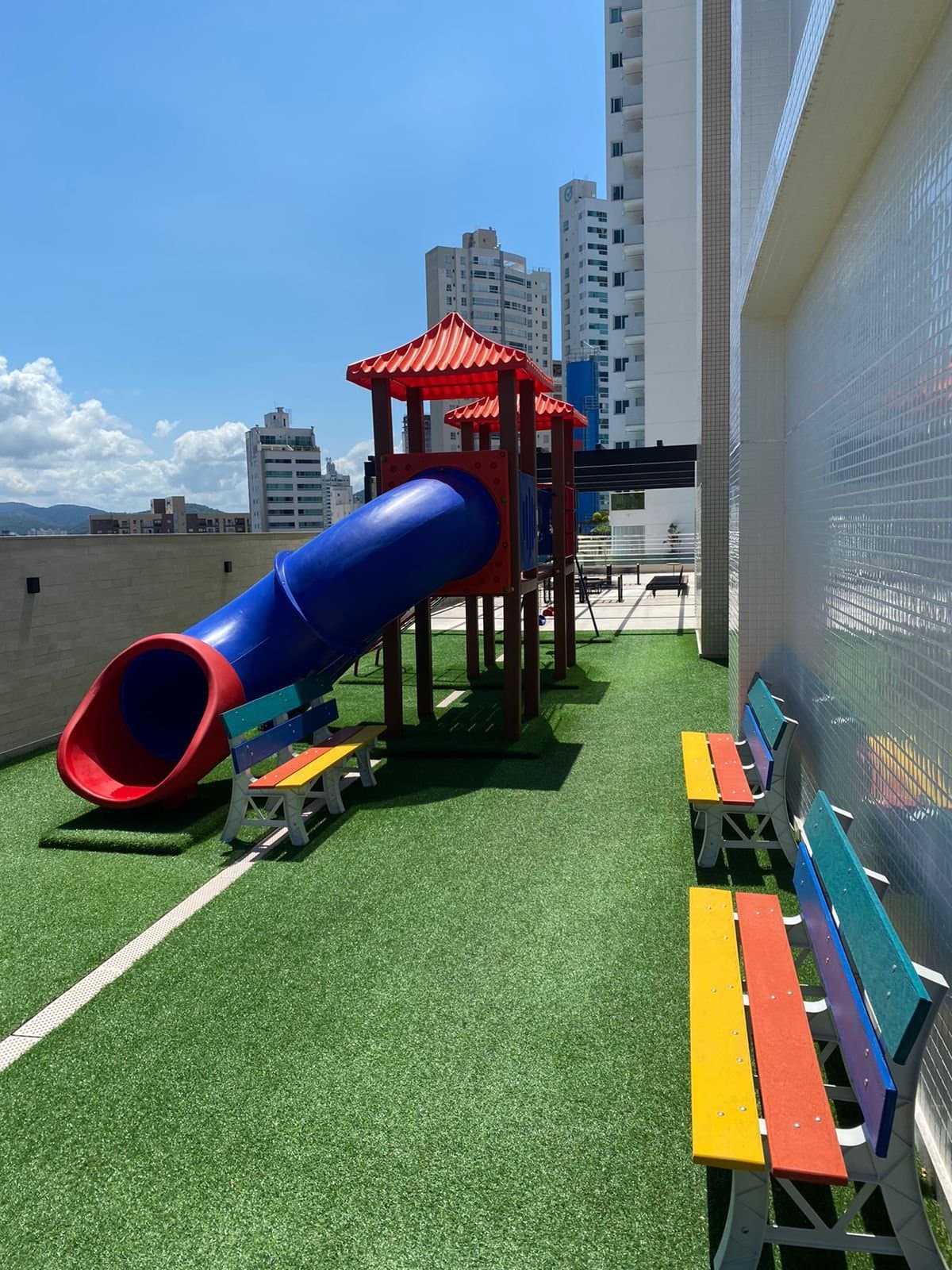 Apartamento de 4 quartos com 4 suítes e 184 m² em Bal. Camboriú