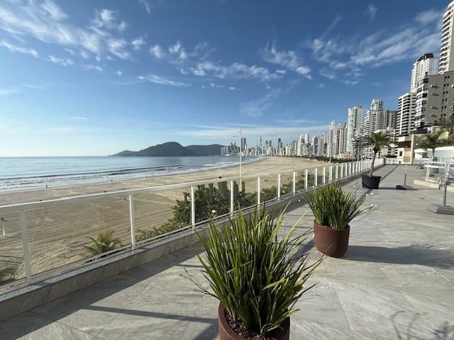 Apartamento de 2 quartos e 70 m² em Bal. Camboriú