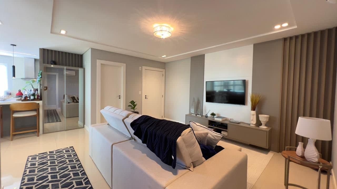 Apartamento de 3 quartos com 3 suítes e 125 m² em Bal. Camboriú