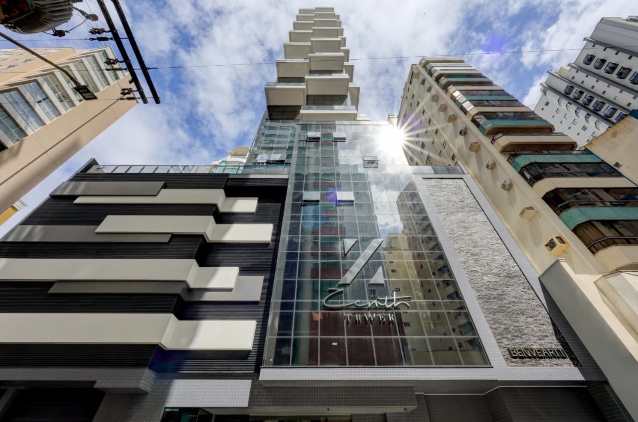 Apartamento de 4 quartos com 4 suítes e 181 m² em Bal. Camboriú