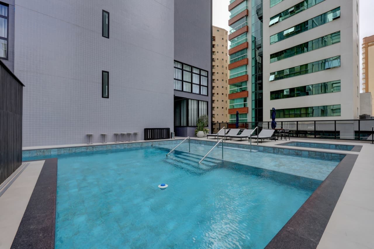 Apartamento de 4 quartos com 4 suítes e 181 m² em Bal. Camboriú
