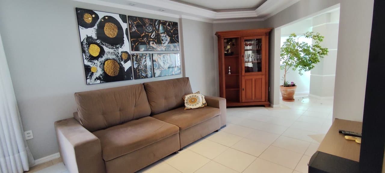 Apartamento de 3 quartos com 2 suítes e 133 m² em Bal. Camboriú
