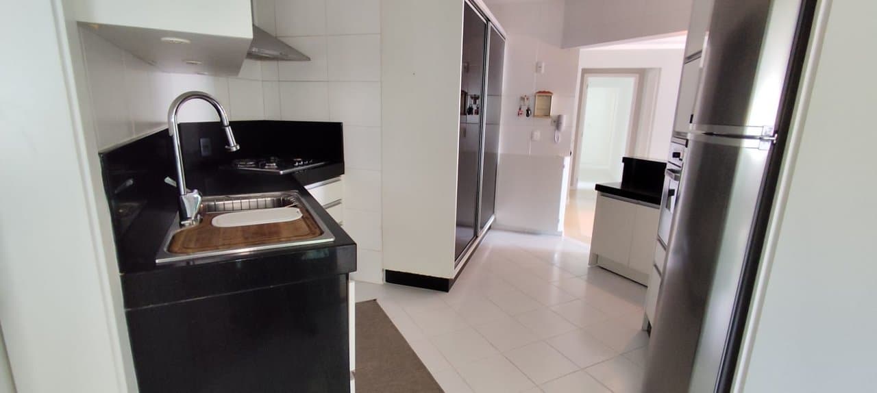 Apartamento de 3 quartos com 2 suítes e 133 m² em Bal. Camboriú