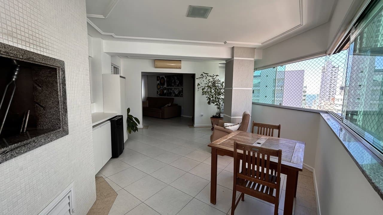Apartamento de 3 quartos com 2 suítes e 132 m² em Bal. Camboriú