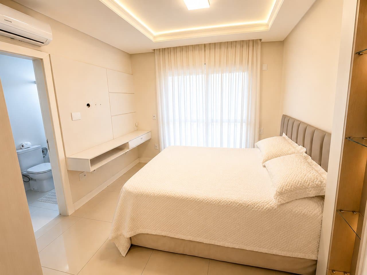 Apartamento de 3 quartos com 3 suítes e 182 m² em Bal. Camboriú