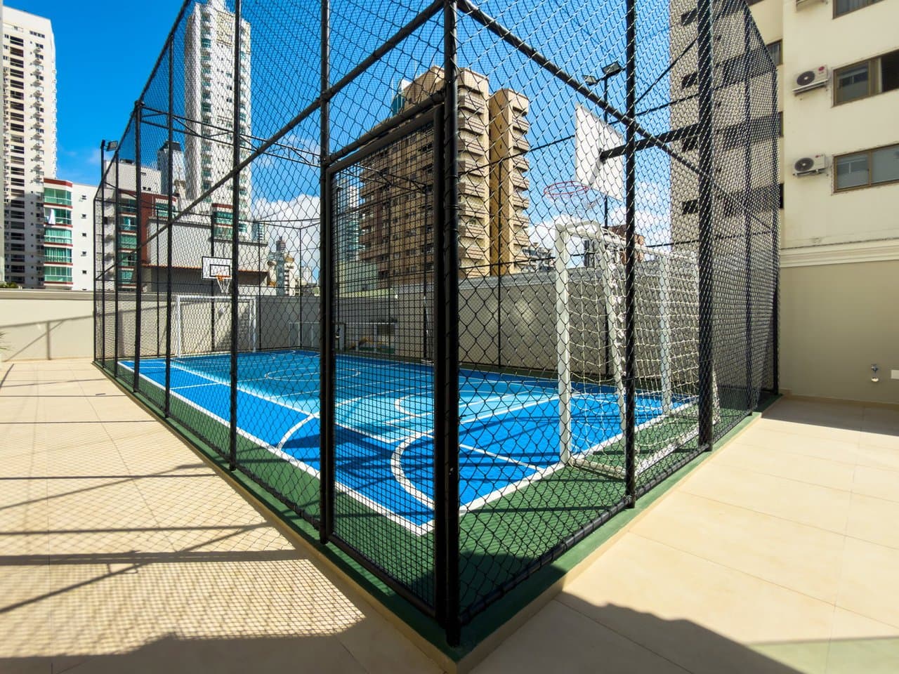 Apartamento de 4 quartos com 4 suítes e 170 m² em Bal. Camboriú