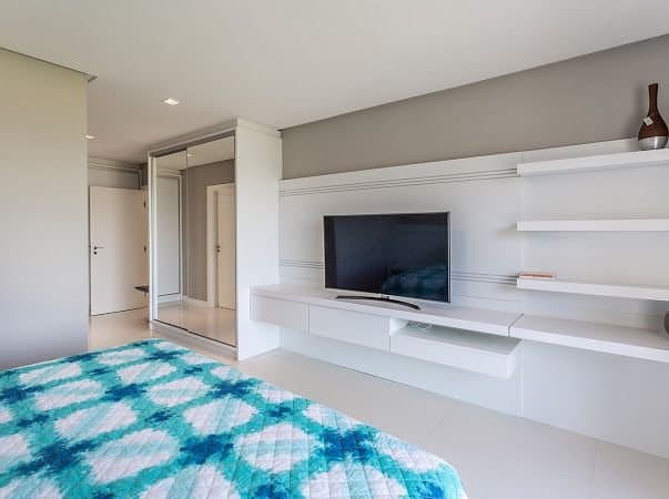 Casa de 5 quartos com 5 suítes e 555 m² em Bal. Camboriú