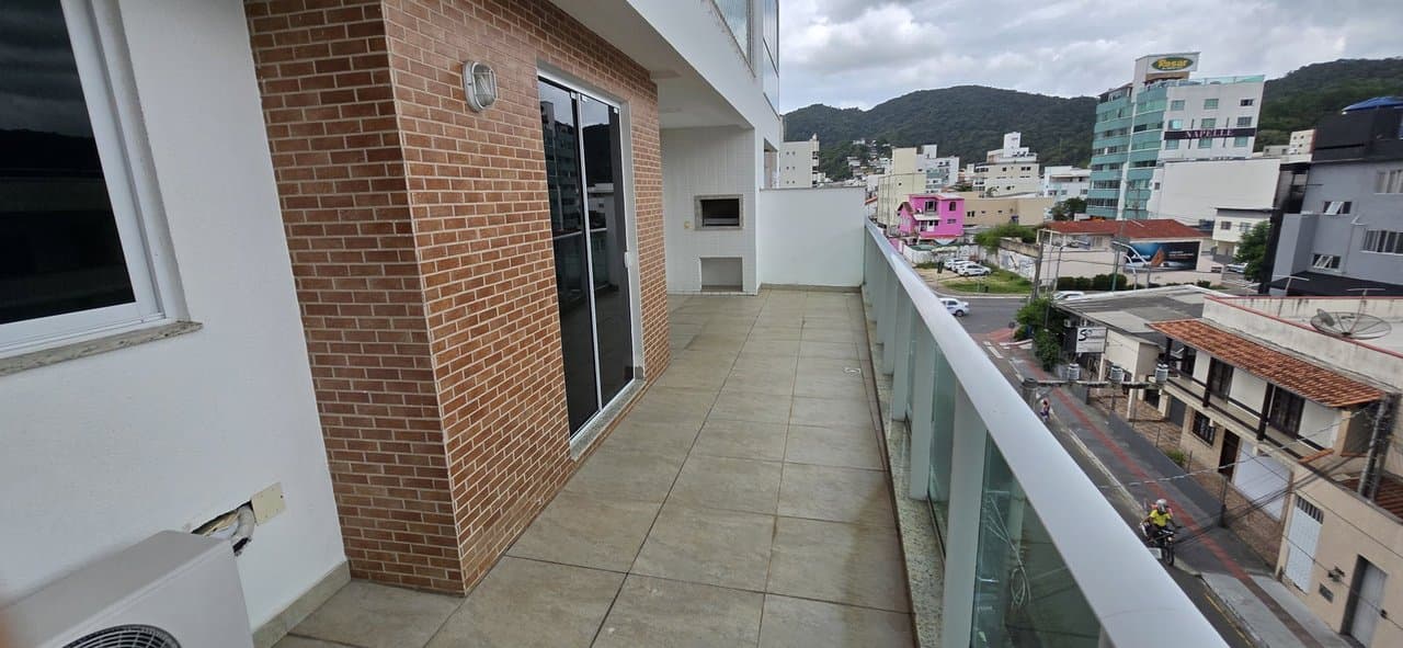 Apartamento de 2 quartos com 1 suíte e 95 m² em Bal. Camboriú