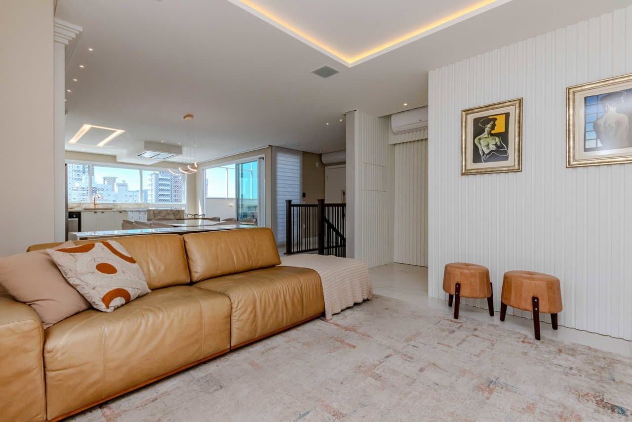 Cobertura de 3 quartos com 3 suítes e 185 m² em Bal. Camboriú