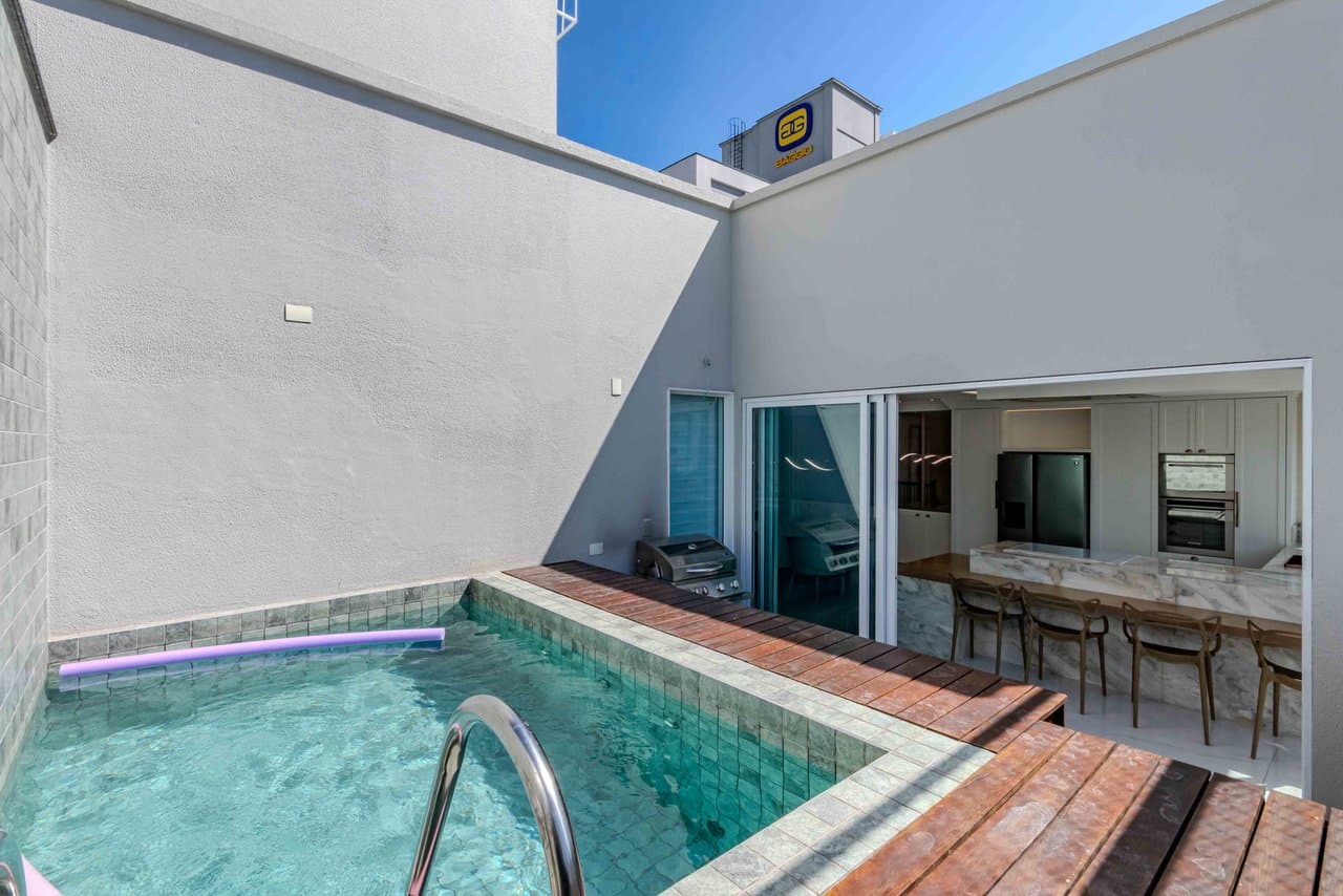 Cobertura de 3 quartos com 3 suítes e 185 m² em Bal. Camboriú