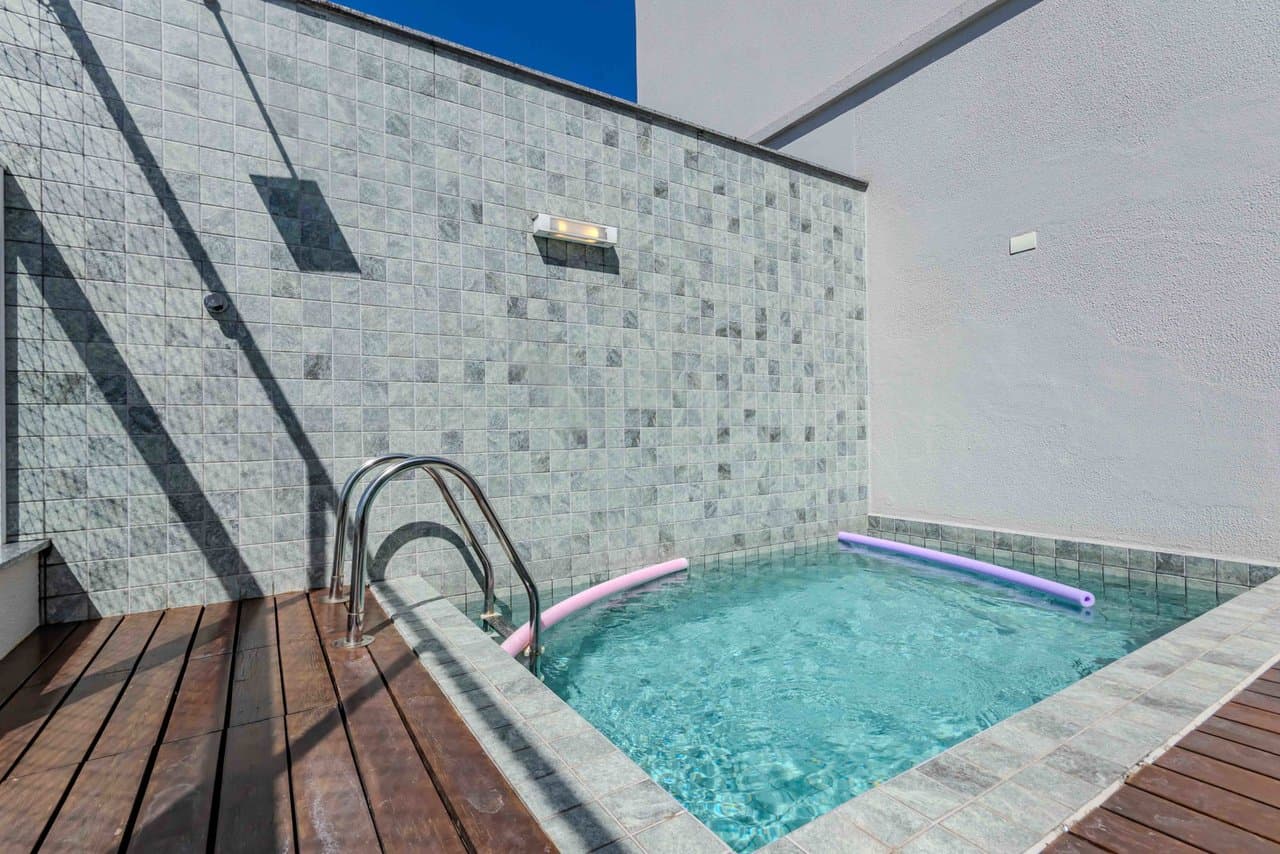 Cobertura de 3 quartos com 3 suítes e 185 m² em Bal. Camboriú
