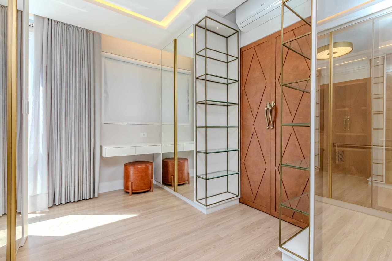 Cobertura de 3 quartos com 3 suítes e 185 m² em Bal. Camboriú