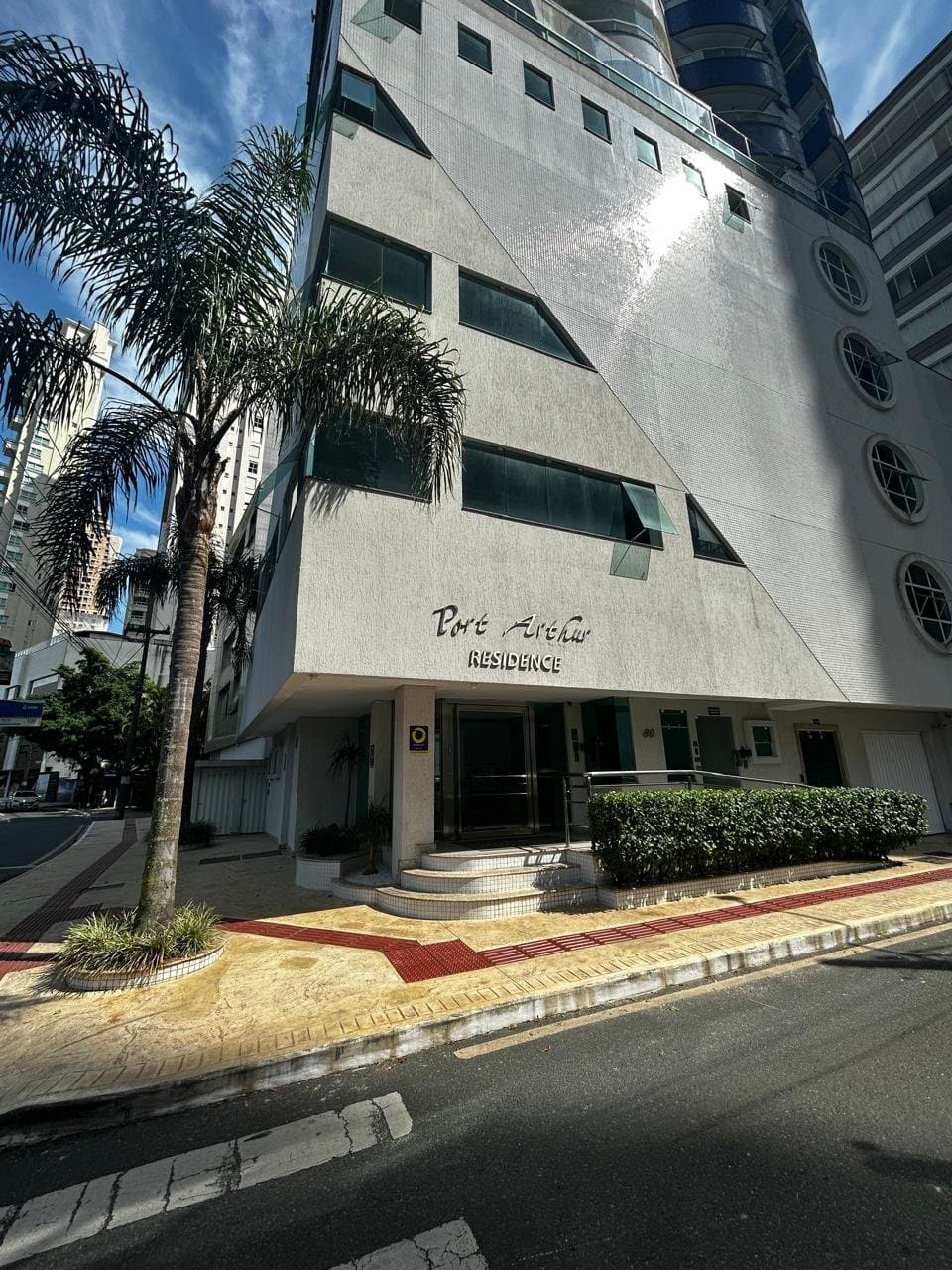 Apartamento de 3 quartos com 3 suítes e 128 m² em Bal. Camboriú