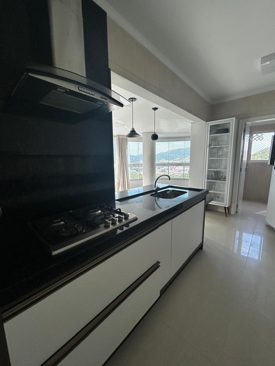 Apartamento de 3 quartos com 3 suítes e 128 m² em Bal. Camboriú