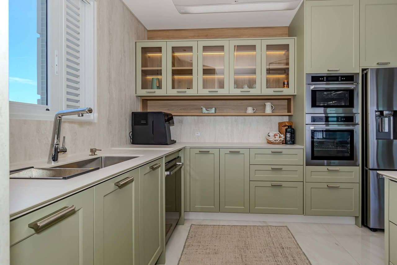 Apartamento de 5 quartos com 5 suítes e 230 m² em Bal. Camboriú