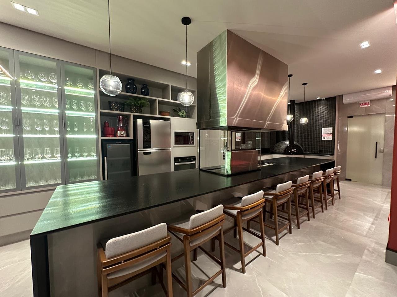 Apartamento de 3 quartos com 3 suítes e 135 m² em Bal. Camboriú
