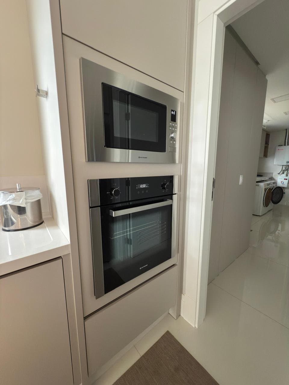 Apartamento de 6 quartos com 5 suítes e 346 m² em Bal. Camboriú