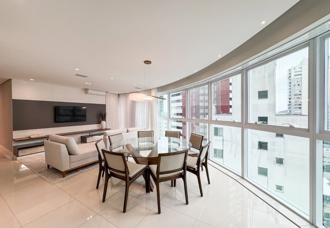 Apartamento de 4 quartos com 2 suítes e 132 m² em Bal. Camboriú