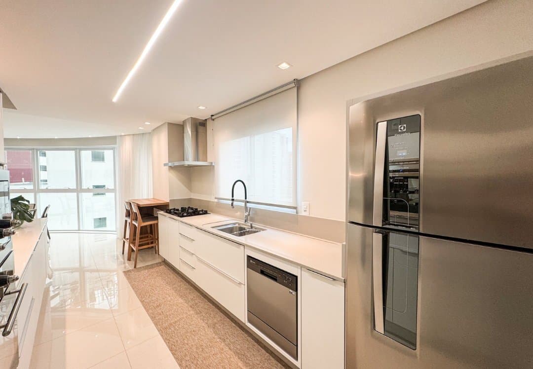 Apartamento de 4 quartos com 2 suítes e 132 m² em Bal. Camboriú