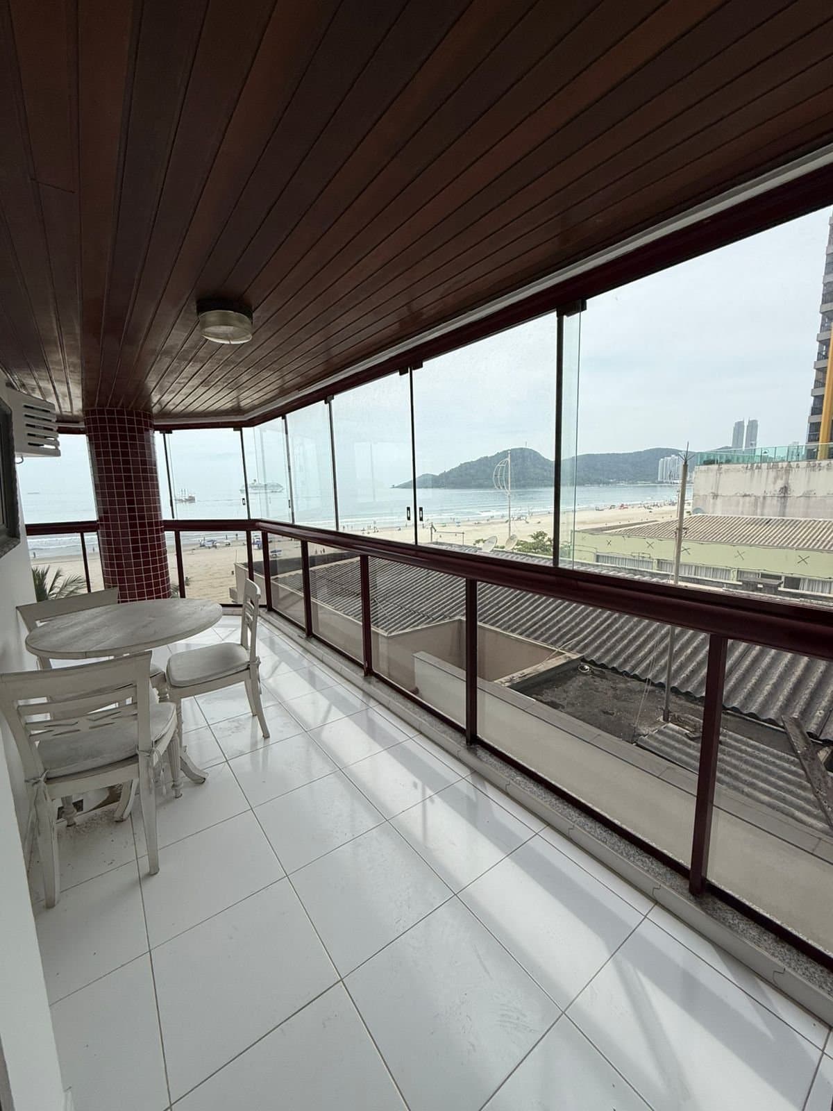 Apartamento de 3 quartos com 3 suítes e 179 m² em Bal. Camboriú