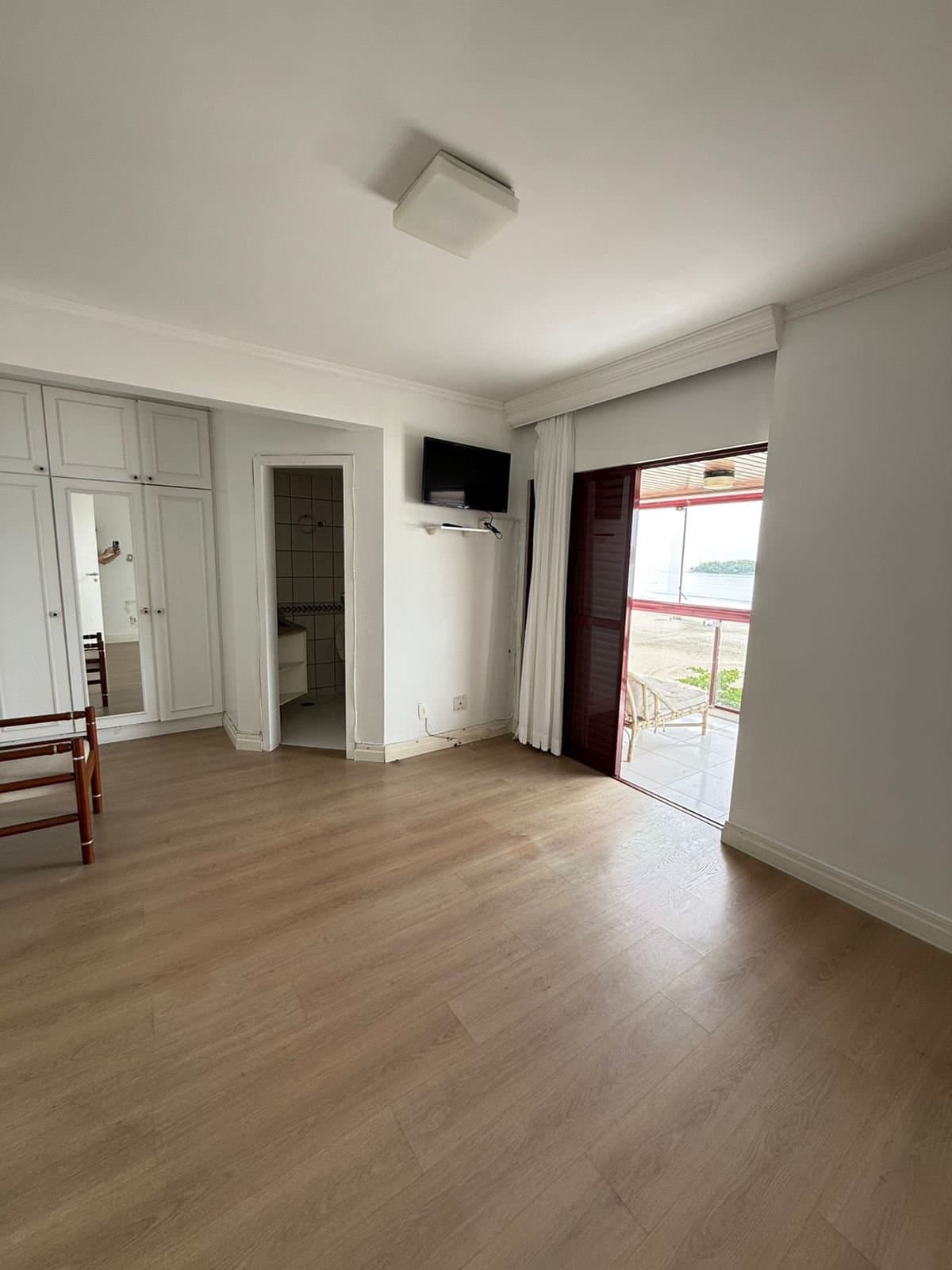 Apartamento de 3 quartos com 3 suítes e 179 m² em Bal. Camboriú