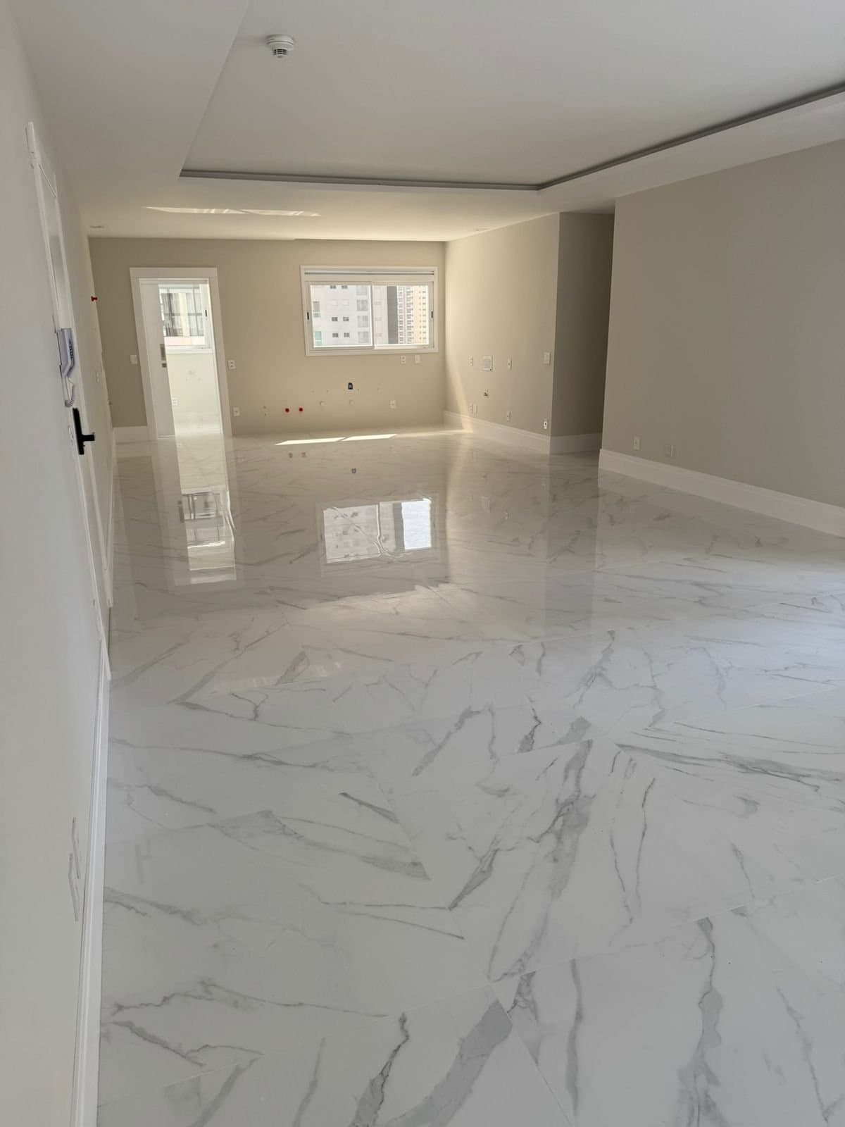 Apartamento de 4 quartos com 4 suítes e 301 m² em Bal. Camboriú