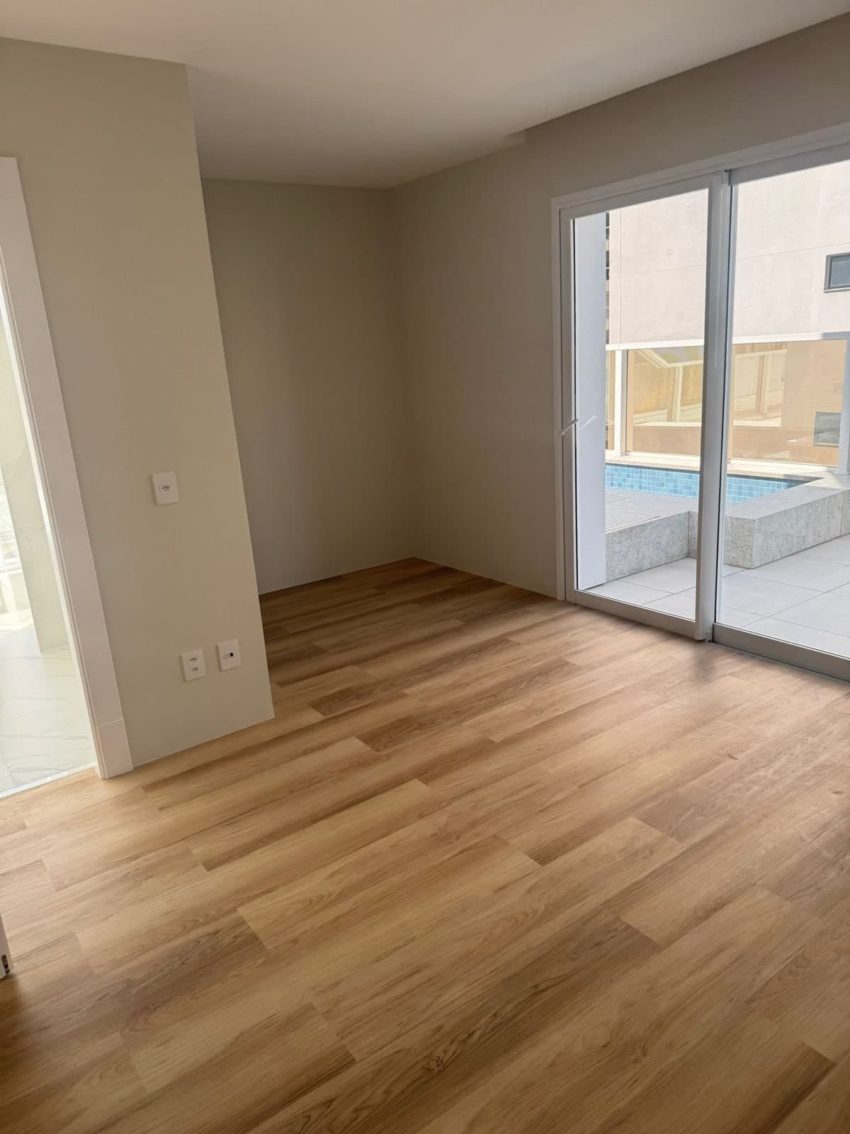 Apartamento de 4 quartos com 4 suítes e 301 m² em Bal. Camboriú
