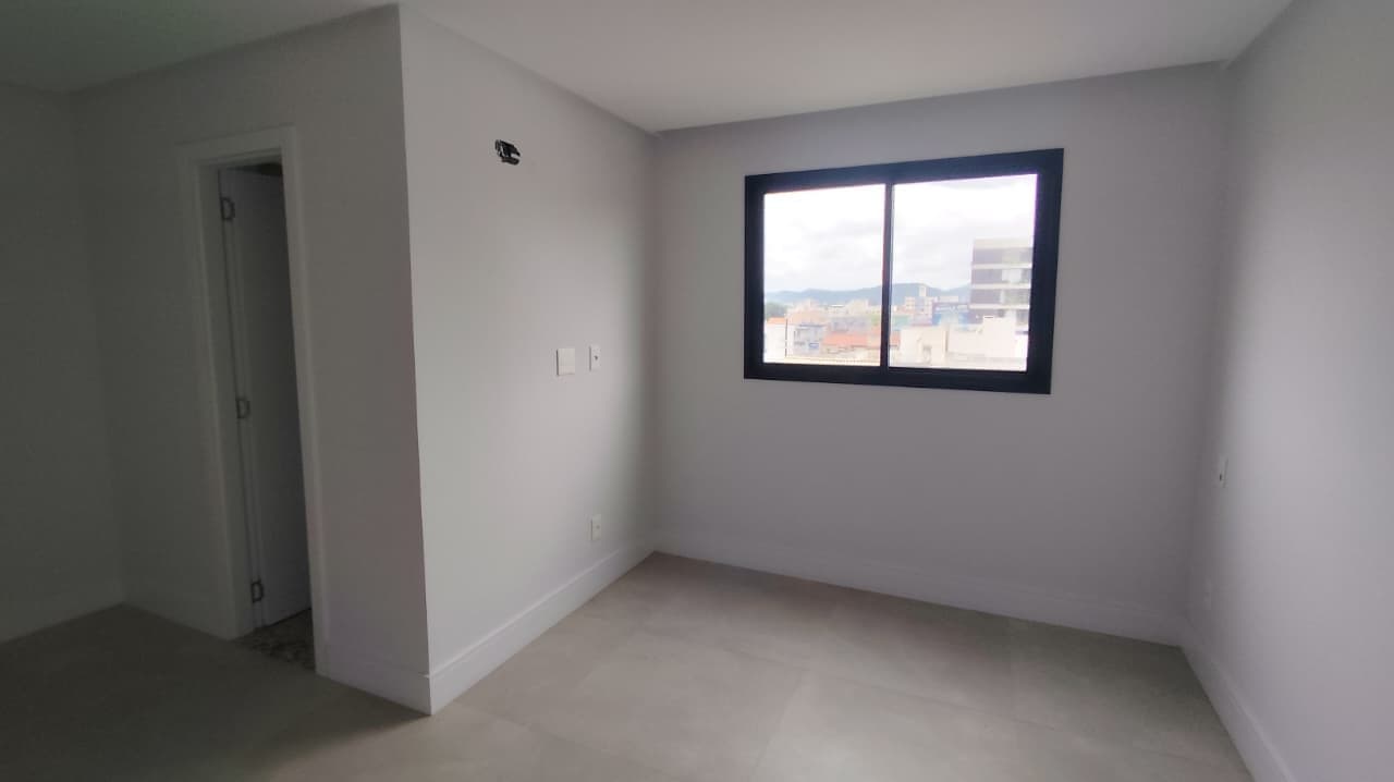 Apartamento de 2 quartos com 1 suíte e 60 m² em Bal. Camboriú